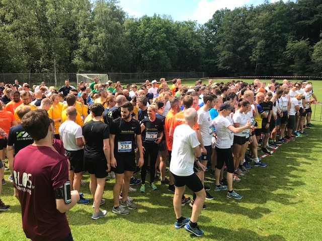 Businessloop Amersfoort haalt € 15000,00 op voor het Toon Hermanshuis